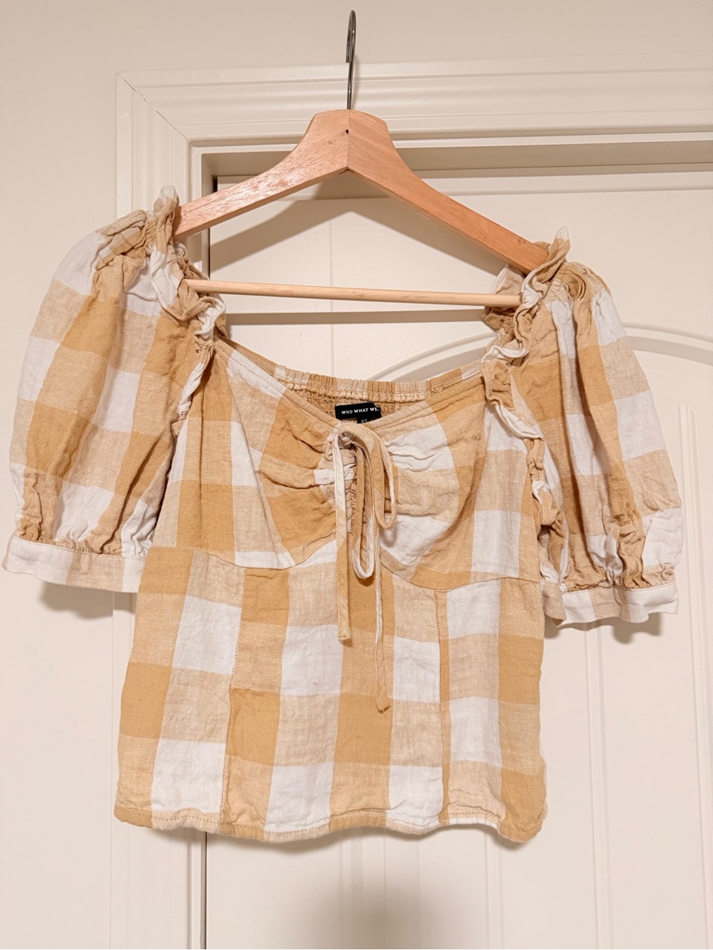 Who What Wear Beige and White Gingham Puff-Sleeve Tie-Front Blouse